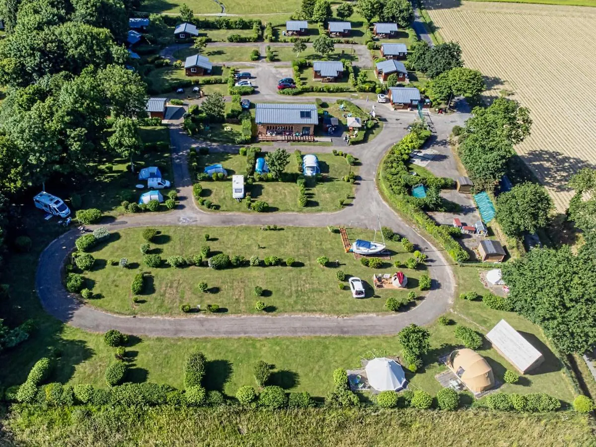 Camping La Tourelle Plemy